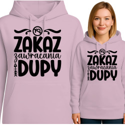 różowy