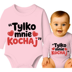 różowy