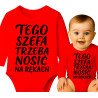 różowy