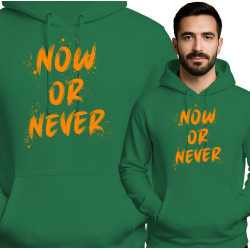 Dappere Rode Hoodie: NU OF NOOIT